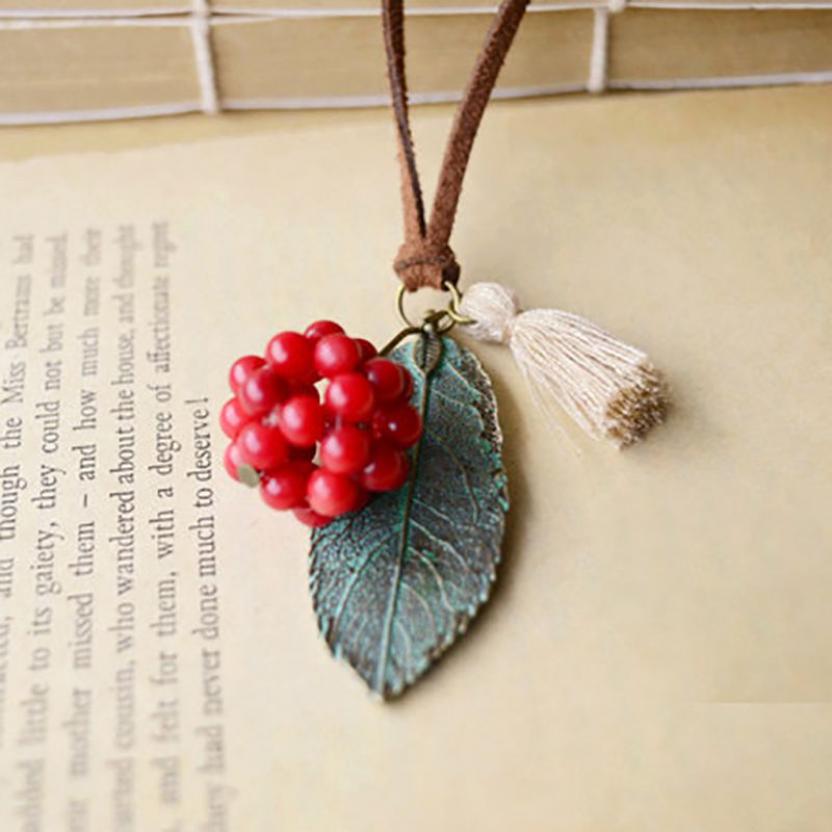 Necklace berries bb button