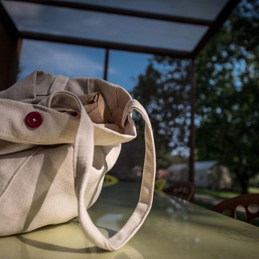 BIG BERRY button bag