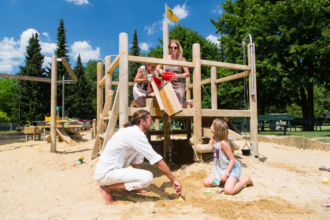 01 Spielplatz