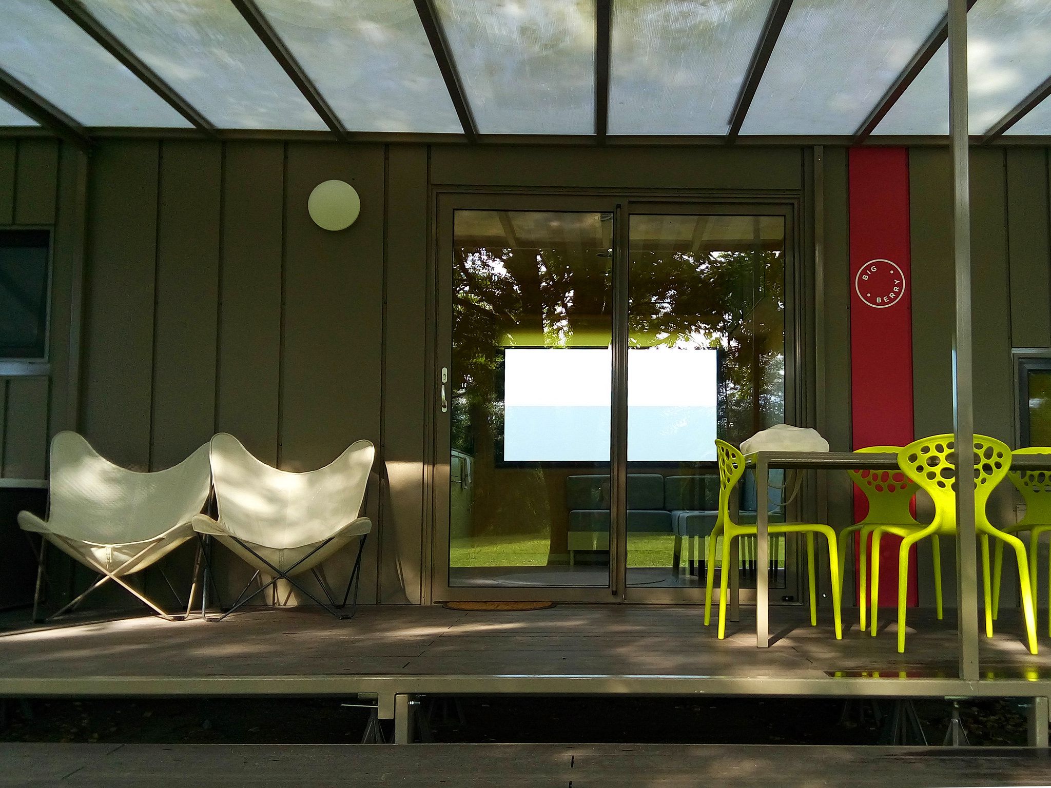 BIG BERRY front chairs