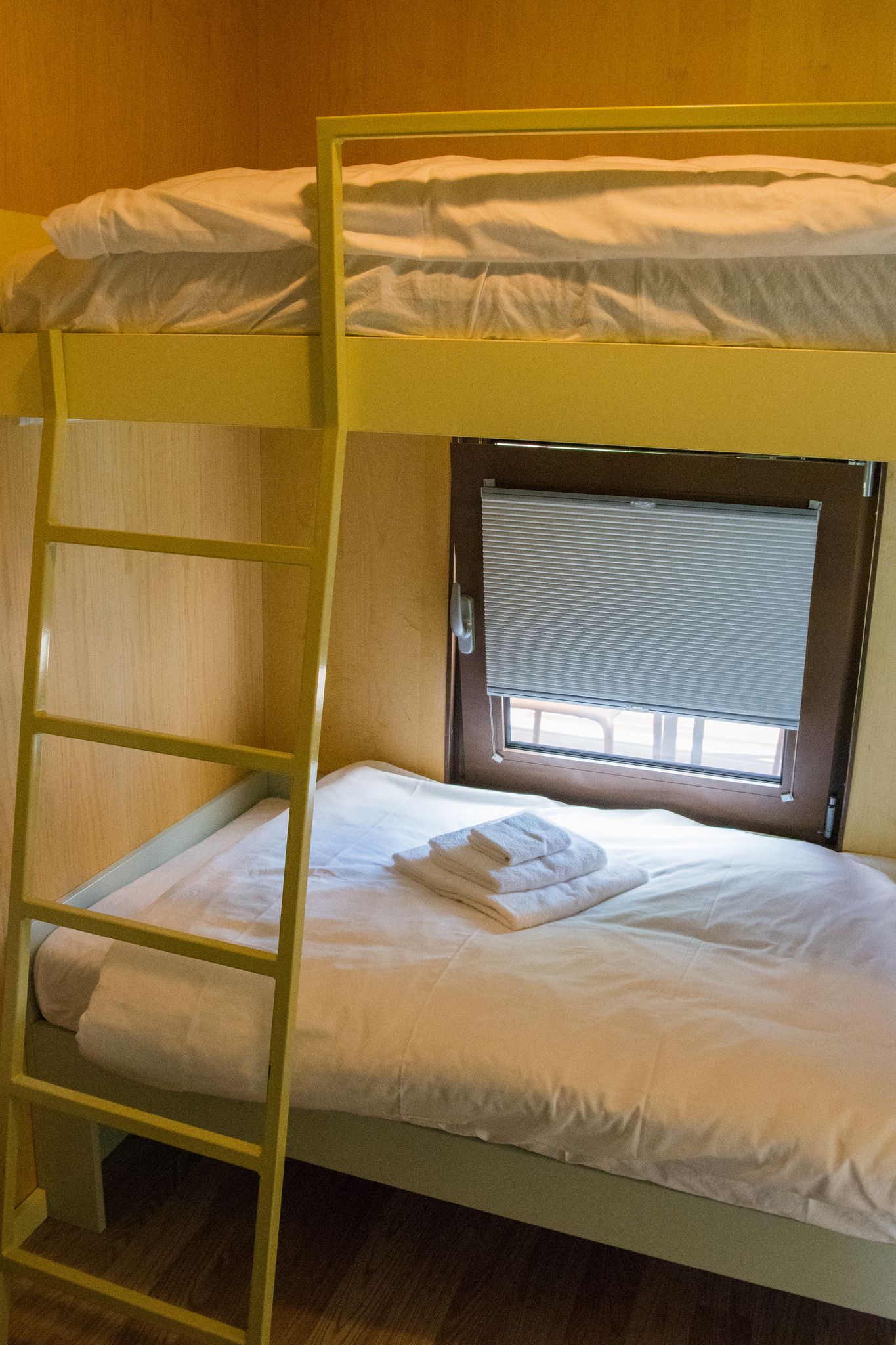 BIG BERRY interior bed