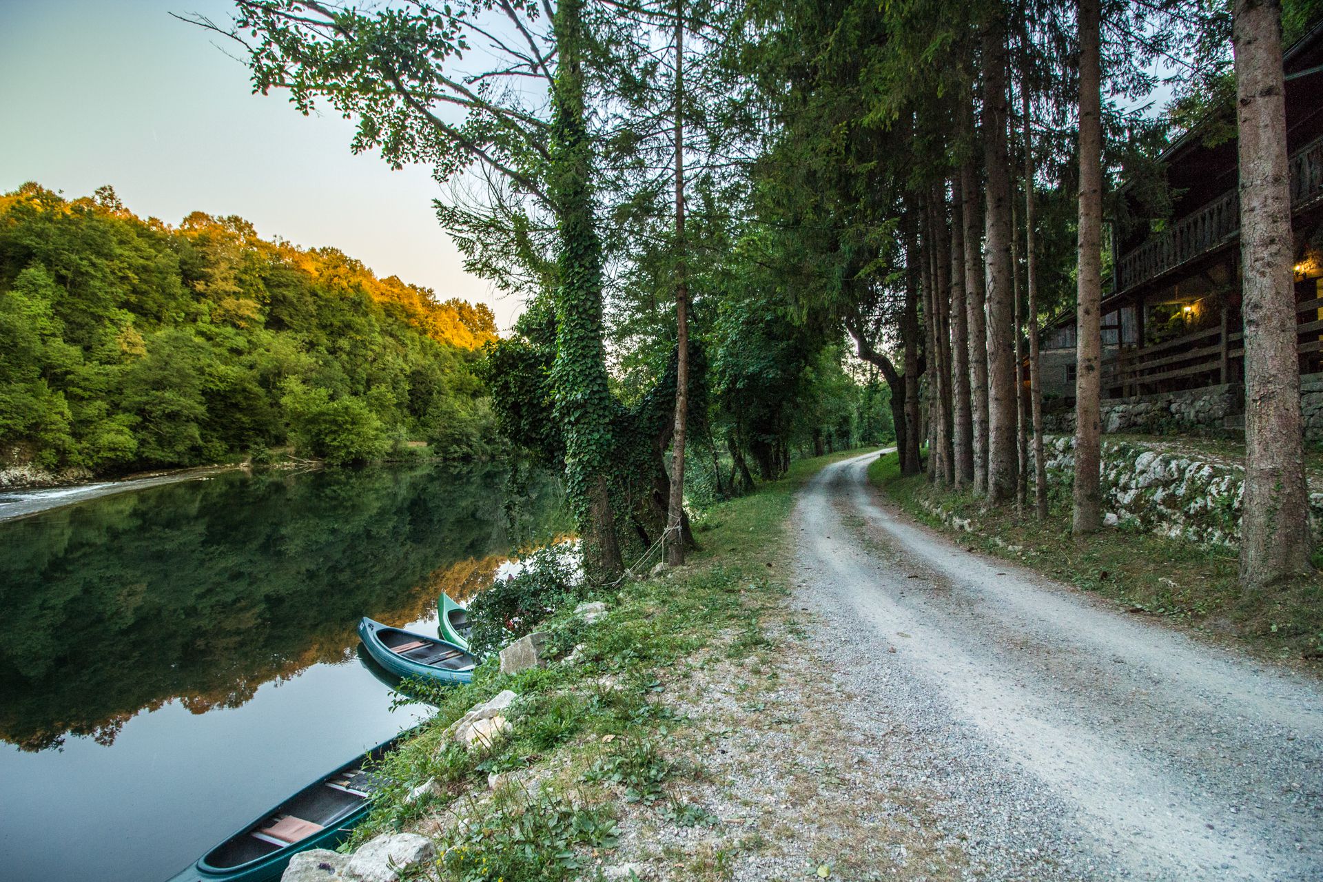 Kolpa river pathway