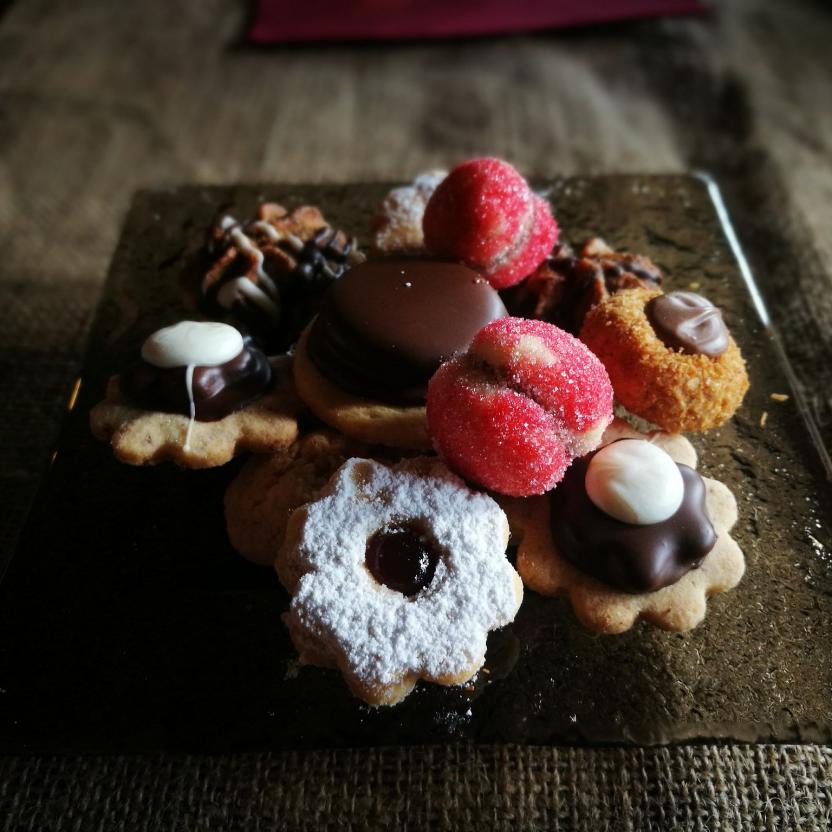Domace Dobrote Mojca Homemade Traditional Cookies
