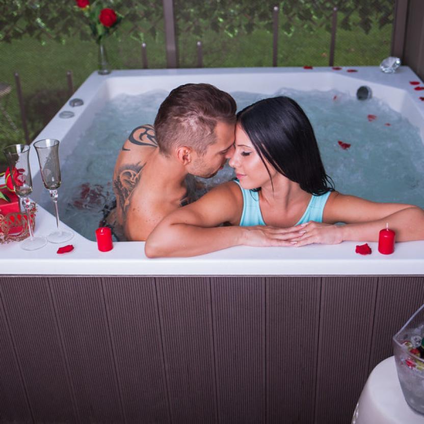 hot tub private