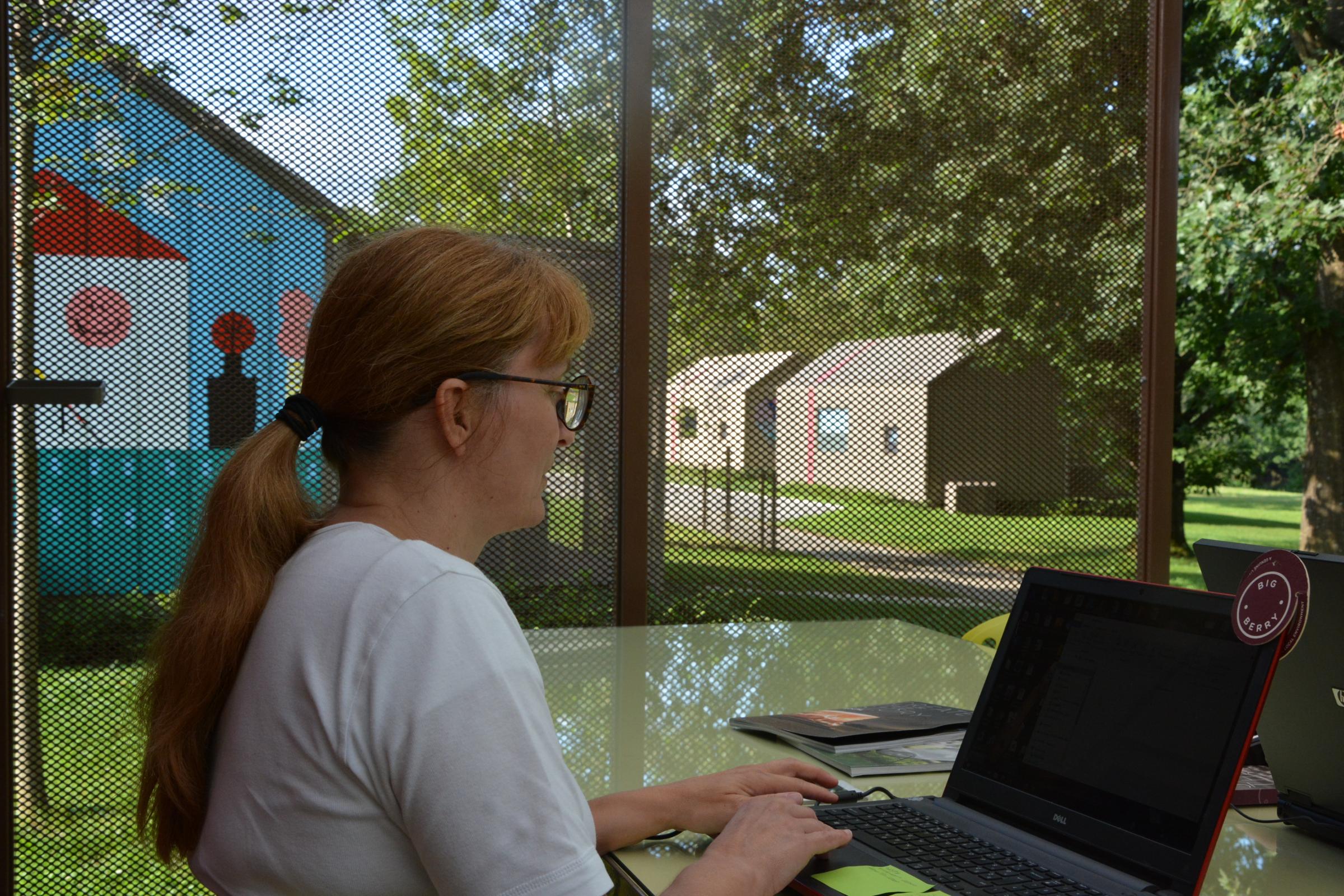 BIG BERRY People DY Natasa working