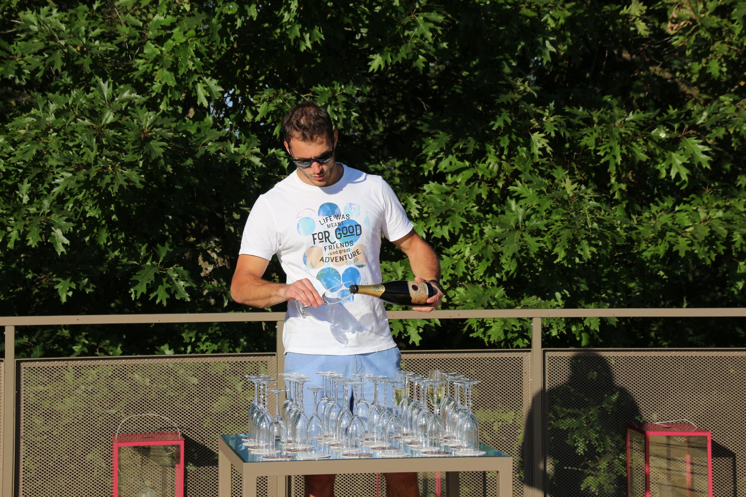 BB stories wine tasting