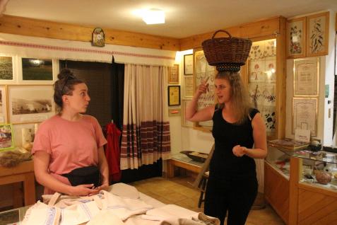 STORIES.PARTNERS.Domaca obrt Cvitkovic makes linen by hand 2