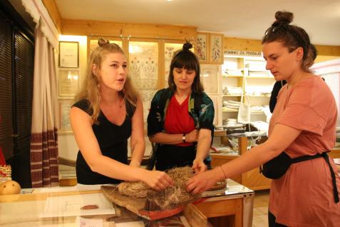 STORIES.PARTNERS.Domaca obrt Cvitkovic makes linen by hand 3